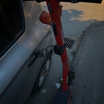 WeeScooter Aracıma Kilitlenen Scoter