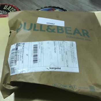 Pull and Bear Farklı Numaraya Sahip Ayakkabı