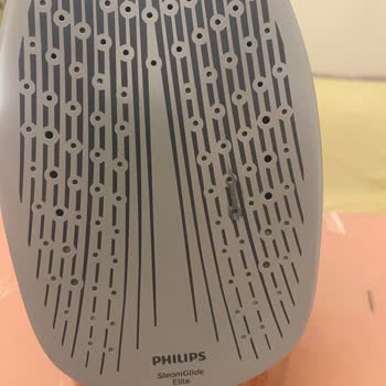 Philips Ev Aletleri Azur Ütü Siyah Leke Bırakıyor