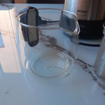 Arzum AR3003 Çay Makinesi'nin Demlik Bölümü Kendi Kendine Kırıldı