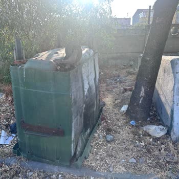 Küçükçekmece Belediyesi Atakent 3 Çöp Alanındaki Kötü Görüntü