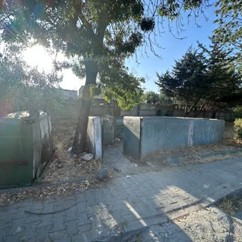 Küçükçekmece Belediyesi Atakent 3 Çöp Alanındaki Kötü Görüntü