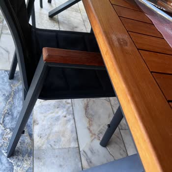 Mudo Concept Kirik Sandalye Ve Hatalı Masa