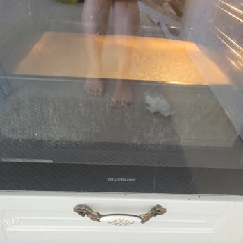 Silverline Fırının Ön Cam Kapağında Su Damlaları Ve Buhar Oluşumu