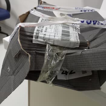 Sürat Kargo Paketlerin Perişan Halde, Dağınık Açık Gelmesi