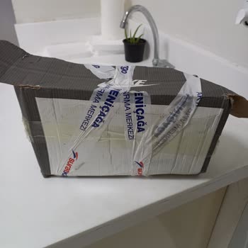 Sürat Kargo Paketlerin Perişan Halde, Dağınık Açık Gelmesi