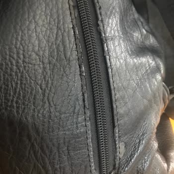 Benetton Çantamda Deri Dökülmeleri Başladı