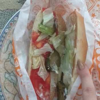 Popeyes AVM'de Sürekli Eksik Siparişler Alıyoruz