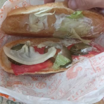 Popeyes AVM'de Sürekli Eksik Siparişler Alıyoruz