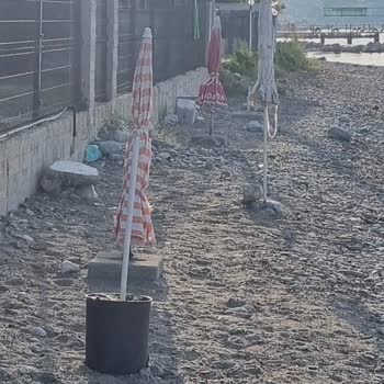 Edremit Belediyesi Akçay Yenimahalle Güneş Cad Sahil Kısmında İşgal