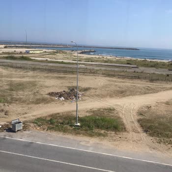 Karasu Belediyesi Karasu'nun Bakımsız Çöplük Yalı Mahallesi