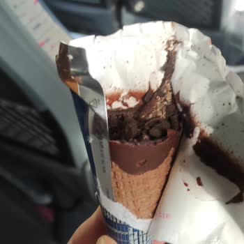 Cornetto Oreo Parçacıklı Dondurmamın Yarısının Olmayışı