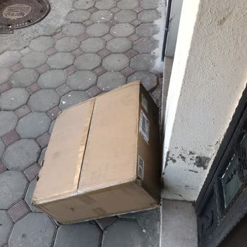 MNG Kargo Siparişimi Binanın Dışına Atıp Gitti!