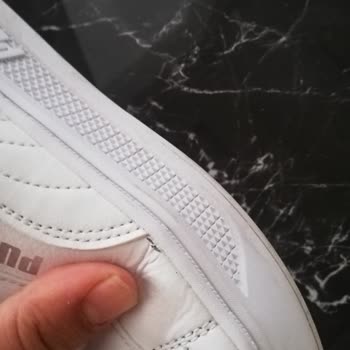 Sporjinal 2 Kez Aynı Ayakkabıdan Aldım Aynı Yerden Yırtık Oluştu