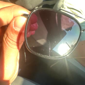Atasun Optik Camda Çizikler Mevcut