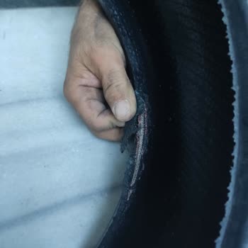 Lassa Lastik İçeriden Tel Attı