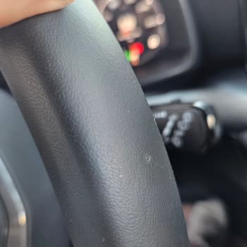 Avek Otomotiv Servis Avek Yetkili Serviste Zarar Gören Araç