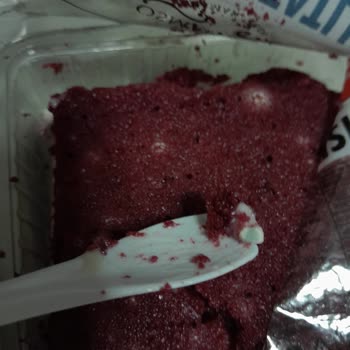 BİM'den Aldığım Kadife Tatlısının Çürümüş Çıkması