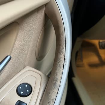 BMW F30 Kapı Tutma Yerleri