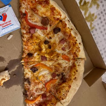 Domino's Pizza Pizzalarda Çok Az Malzeme Kullanılmış