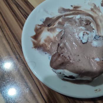 Algida Dondurma İçinden Kıl Çıktı