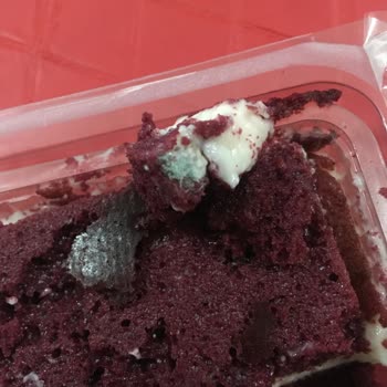 BİM Marketten Aldığım Osmanoğlu Marka Kadife Tatlısı Küflü Çıktı.