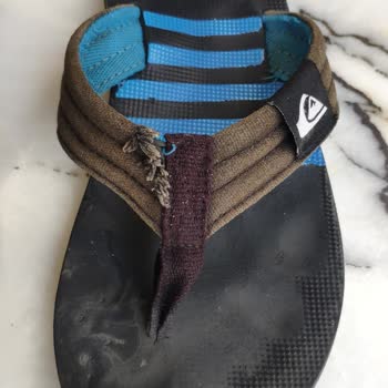 Quicksilver Parmak Arası Terlik Deforme Oldu