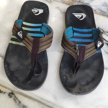 Quicksilver Parmak Arası Terlik Deforme Oldu