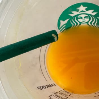 Starbucks Coffee Kurt Çıktı Portakal Suyundan