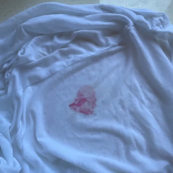 Mavi T-shirt Pempe Leke