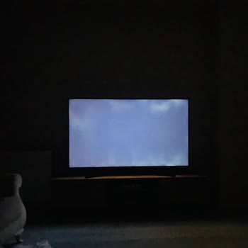 Grundig 65" Işık Süzmesi, Ürünün Arkasında Durmaması!