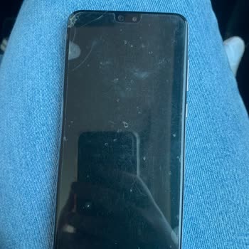 Huawei Yetkili Servisinin Kendi Talebini Zorla Dayatması