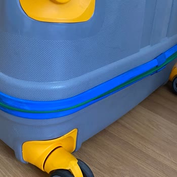Benetton Valiz Tekeri İlk Kullanımda Kırıldı!