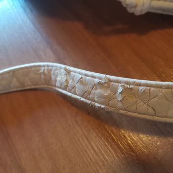 Mavi'den Aldığım Çanta Pul Pul Dökülüyor.