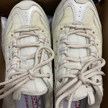 Skechers Ürününün Arkasında Durmayan Marka
