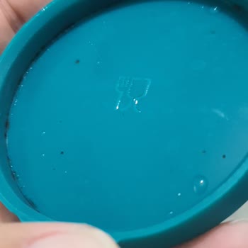 Lav Cam Şişe Kapağının Kararması