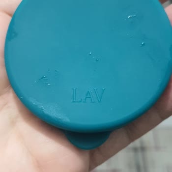 Lav Cam Şişe Kapağının Kararması