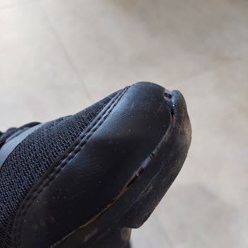 Hummel Ayakkabımın Yapışkanları Açıldı