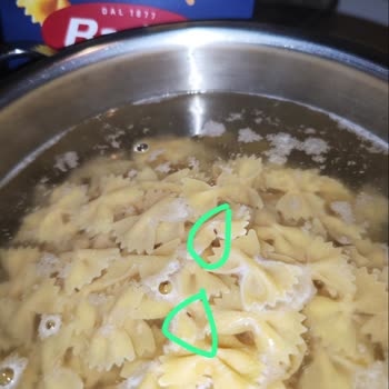 Barilla Kelebek Makarnasından Küçük Küçük Böcekler Çıktı!