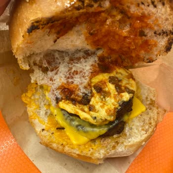 Köfteci Yusuf Köfteler Acayip Küçük