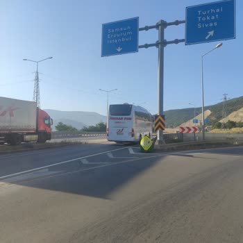 Lüks Niksar Tur Şoförler Ve Otogara Girmeyen Otobüs