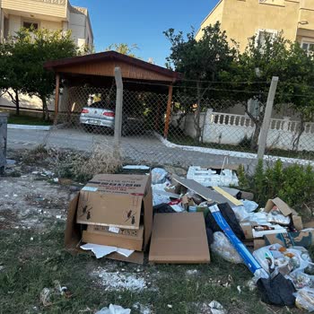 Arsuz Belediyesi Çöp Toplama Görevini Yerine Getirmiyor