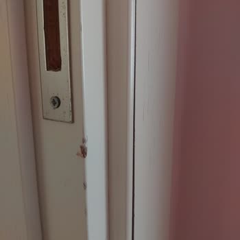 Vivense Hasarlı Çizik Mobilyalar Ve Montaj Ekibinin Savsaklığı