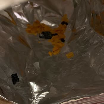 Doritos Taco İçinden Çıkan Kömür Gibi Madde