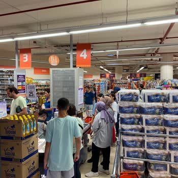 Üsküdar Nevçarşı Migros Kasa Kuyruğu Ve Azar