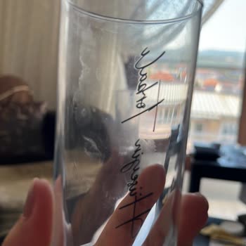 Kadehci.com Siparişi 23 Günde Kargolanan Kırık Ve Lekeli Gelen Kargo