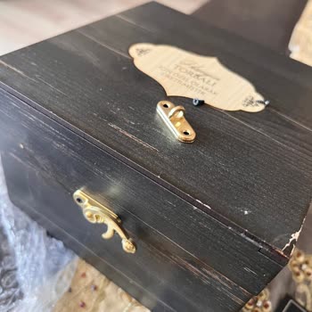 Kadehci.com Siparişi 23 Günde Kargolanan Kırık Ve Lekeli Gelen Kargo