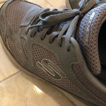 Skechers Ayakkabı Ve Çoraba Bıraktığı Pis Koku