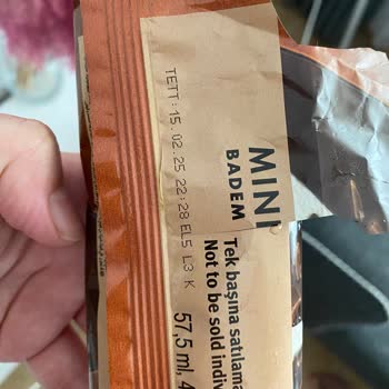 Magnum Mini Badem Dondurması Bozuk Geldi
