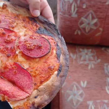 Domino's Pizza Yanık Pizza Gönderdiler